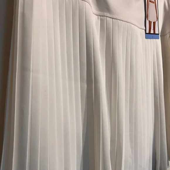 GAP Crisp White Pleated Tennis Skirt - Picture 5 of 8